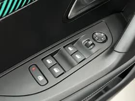 Peugeot E-2008 EV Allure Pack 50 kWh thumbnail 26