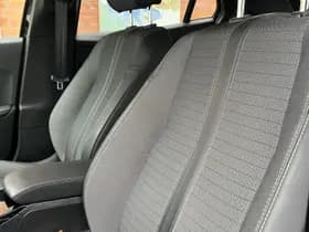 Peugeot E-2008 EV Allure Pack 50 kWh thumbnail 28