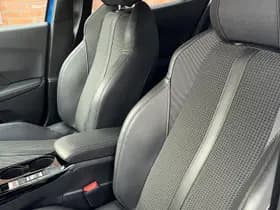 Peugeot 2008 PureTech 130 GT thumbnail 28