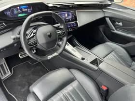 Peugeot 308 Plug-in Hybrid 225 GT thumbnail 3