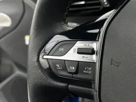 Peugeot 308 Plug-in Hybrid 225 GT thumbnail 26