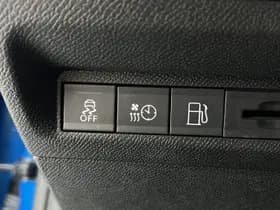 Peugeot 308 Plug-in Hybrid 225 GT thumbnail 32