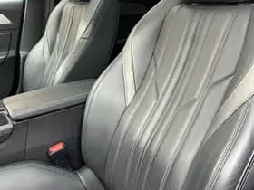 Peugeot 308 Plug-in Hybrid 225 GT thumbnail 34