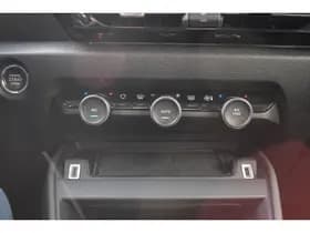 Citroën C4 Puretech EAT8 Business Plus thumbnail 16