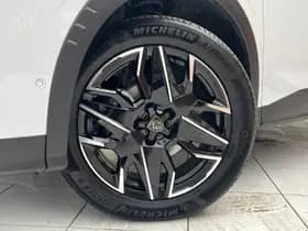 Peugeot 3008 Hybrid 145 GT thumbnail 4