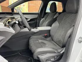 Peugeot 3008 Hybrid 145 GT thumbnail 8