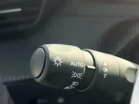 Peugeot 208 Hybrid 110 e-DCS6 Allure thumbnail 24