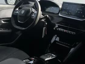 Peugeot 208 Hybrid 110 e-DCS6 Allure thumbnail 30