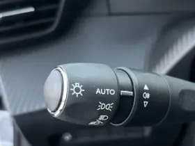 Peugeot E-2008 EV GT 54 kWh thumbnail 23