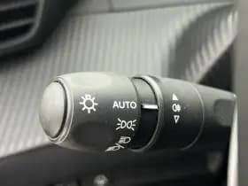 Peugeot 208 Hybrid 110 e-DCS6 Allure thumbnail 23