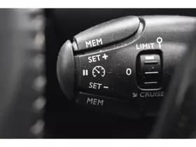 Peugeot 2008 PureTech 130 EAT8 Allure Automaat thumbnail 29