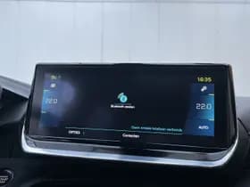 Peugeot E-2008 EV GT 50 kWh thumbnail 13