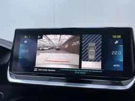Peugeot E-2008 EV GT 50 kWh thumbnail 16