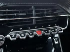 Peugeot E-2008 EV GT 50 kWh thumbnail 17