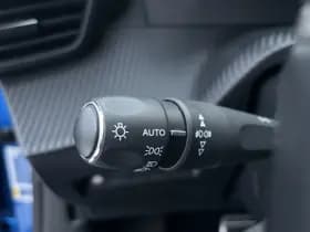 Peugeot E-2008 EV GT 50 kWh thumbnail 23