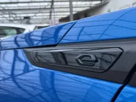 Peugeot E-2008 EV GT 50 kWh thumbnail 34