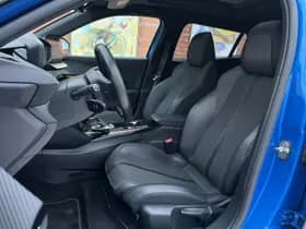 Peugeot E-2008 EV GT 50 kWh thumbnail 8