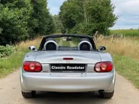 Mazda MX-5 thumbnail 4