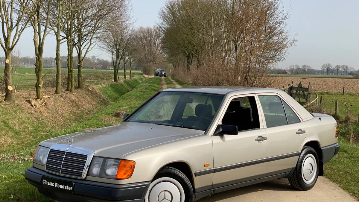 Mercedes-Benz 200d — foto 1