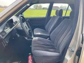 Mercedes-Benz 200d thumbnail 12