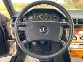 Mercedes-Benz 200d thumbnail 13