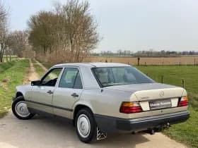 Mercedes-Benz 200d thumbnail 3