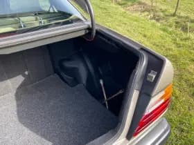 Mercedes-Benz 200d thumbnail 44