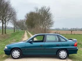 Opel Astra thumbnail 2