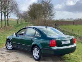 Volkswagen Passat thumbnail 3