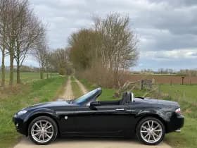 Mazda MX-5 thumbnail 2