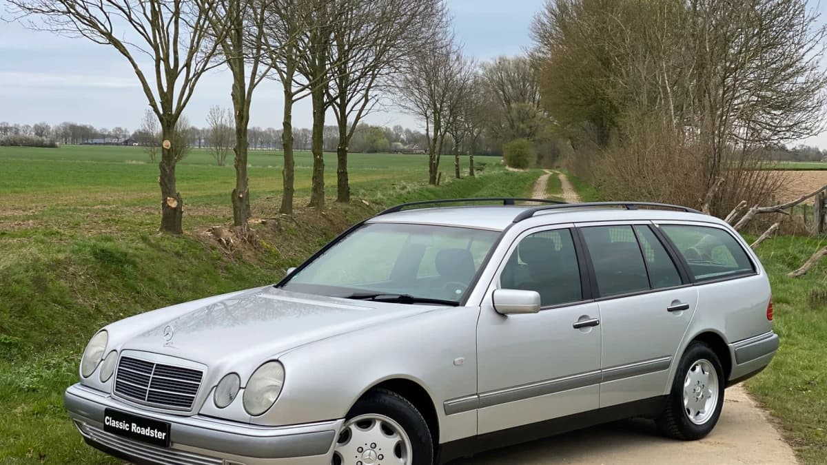 Mercedes-Benz E230 T W210 Elegance Automaat Leder Trekhaak — foto 1
