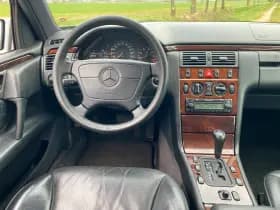 Mercedes-Benz E230 T W210 Elegance Automaat Leder Trekhaak thumbnail 24