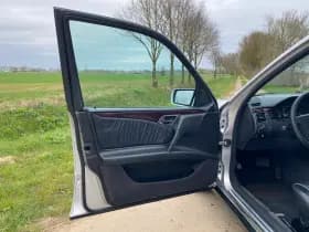 Mercedes-Benz E230 T W210 Elegance Automaat Leder Trekhaak thumbnail 9