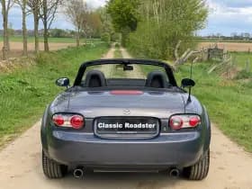 Mazda MX-5 thumbnail 4
