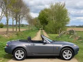 Mazda MX-5 thumbnail 6