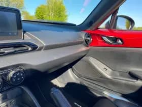 Mazda MX-5 thumbnail 23