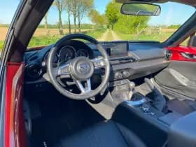 Mazda MX-5 thumbnail 24