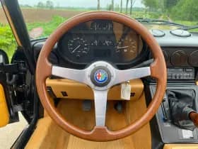 Alfa Romeo Spider thumbnail 13