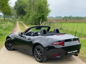 Mazda MX-5 thumbnail 3
