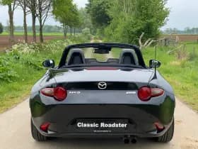 Mazda MX-5 thumbnail 4