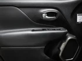 Jeep Renegade thumbnail 24