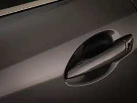 Lexus IS thumbnail 19