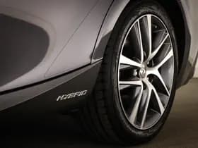 Lexus IS thumbnail 20