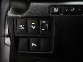 Lexus IS thumbnail 31