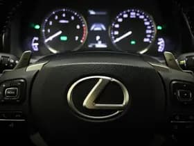 Lexus IS thumbnail 35