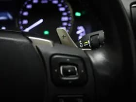 Lexus IS thumbnail 38
