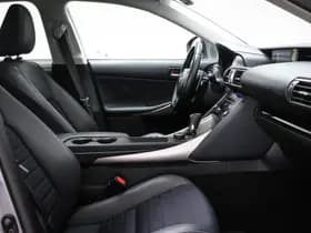 Lexus IS thumbnail 8