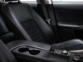 Lexus IS thumbnail 9