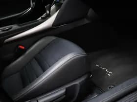 Lexus IS thumbnail 10