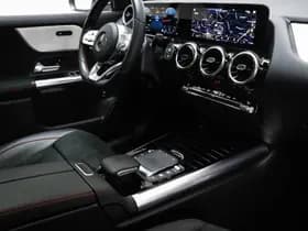 Mercedes-Benz GLA thumbnail 3